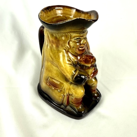 Vintage Sitting Lord Nelson Toby Jug Yellow Brown Glaze Holding Ale Handle - Picture 10 of 13